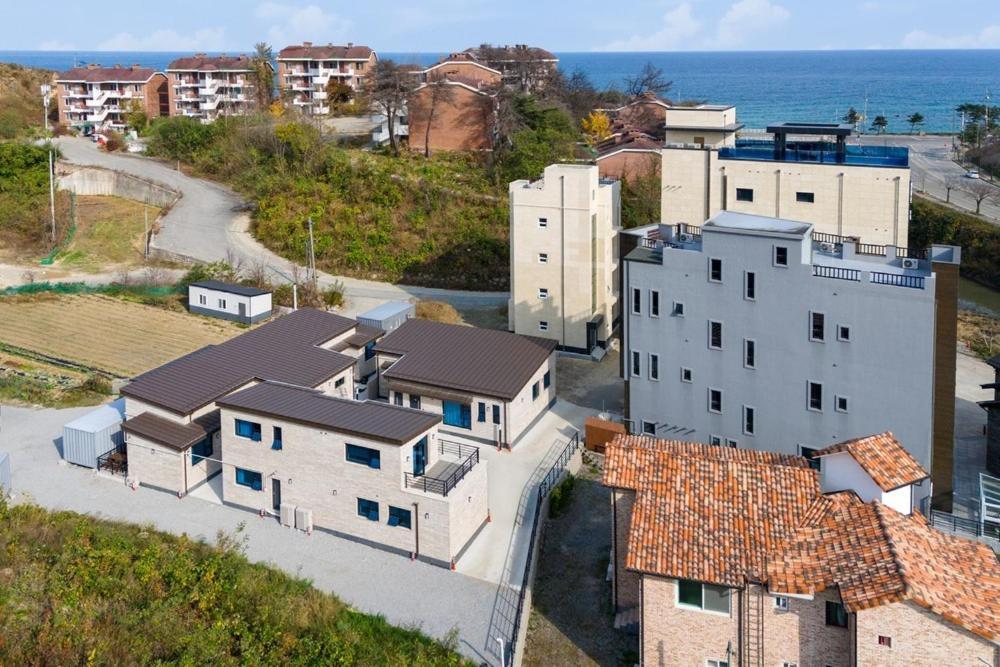 Gangneung Gyeongpo 345 Pool Villa Eksteriør billede